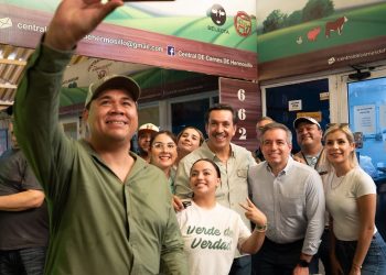 Omar Del Valle recorre mercados, dialoga con jóvenes y escucha demandas de vecinos en Hermosillo