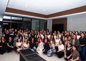 Mujeres deben tener una participación activa en las decisiones públicas, afirma Celida López