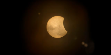 Eclipse lunar ilumina el cielo de Sonora
