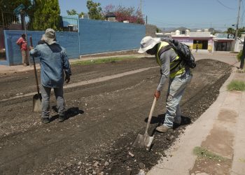 Refuerzan limpieza y mantenimiento urbano en la colonia Ocotillo 1 de Guaymas
