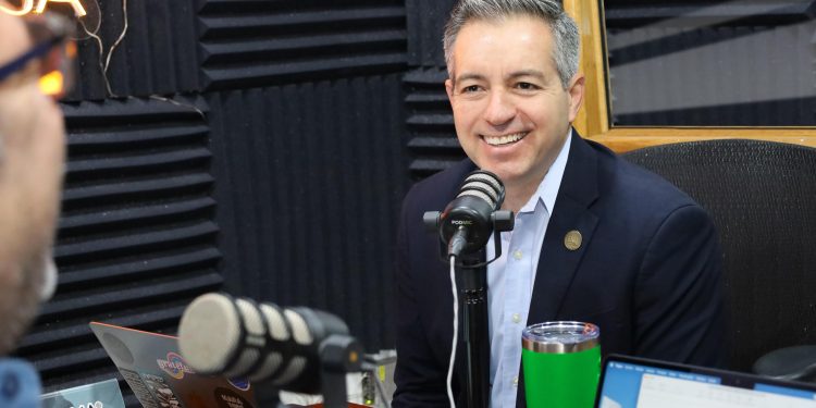 Omar Del Valle Colosio apuesta por experiencia y trabajo territorial rumbo a Sonora