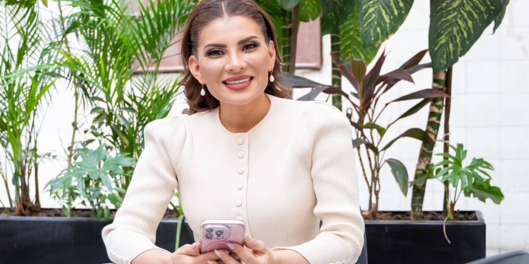 Cierra Celida López asambleas informativas en Hermosillo con respaldo ciudadano