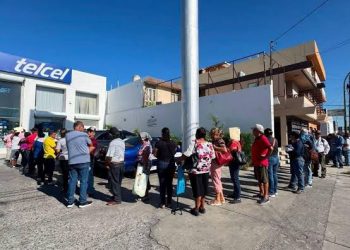 Hasta tres horas para registrar líneas telefónicas