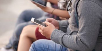 ¿Por qué cada vez más personas buscan desconectarse de las redes sociales?
