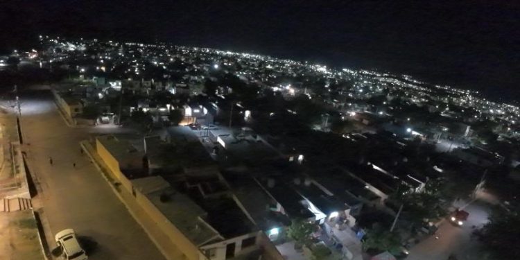 Renuevan alumbrado público en Ocotillo 1 y 2 con la rehabilitación de 120 luminarias