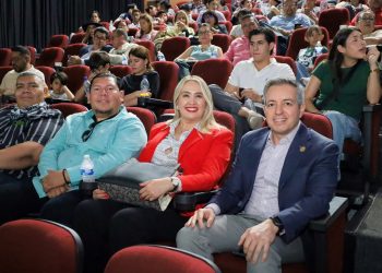 Lleva Omar del Valle Colosio actividades culturales a colonias y comunidades de Sonora