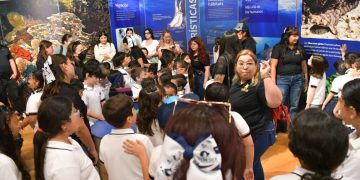 Exposición “Tiburones” atrae a visitantes de distintos estados y países
