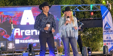 Natalie Montaño celebra el primer aniversario de Indomable con una noche de moda, música y alegría