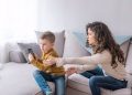 Adicciones en la infancia: la prevención comienza en casa y en la escuela