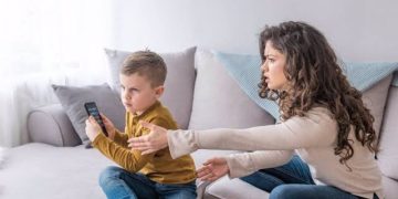 Adicciones en la infancia: la prevención comienza en casa y en la escuela